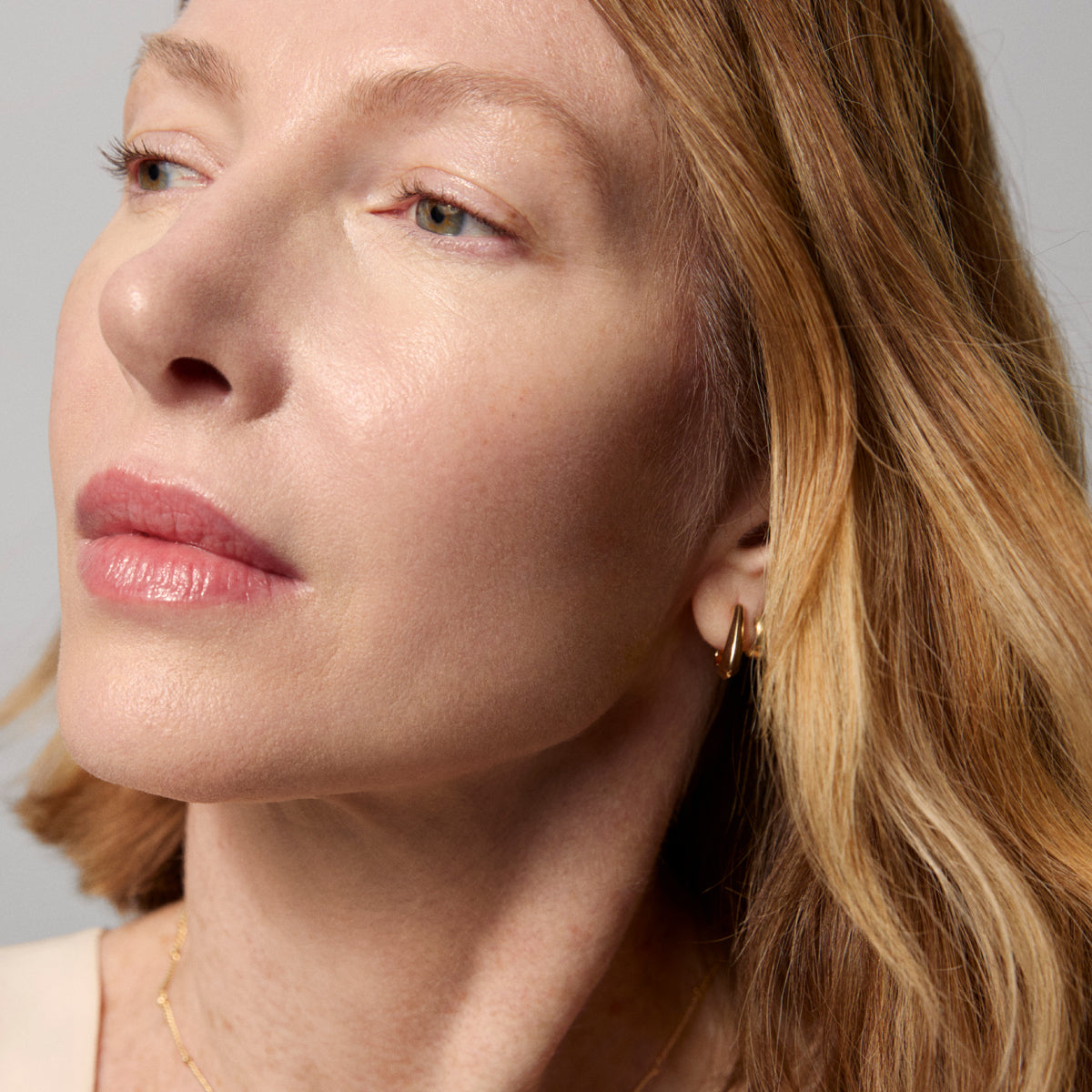 SilkCream-Aug26-Ppage-ModelSkinFinish.jpg