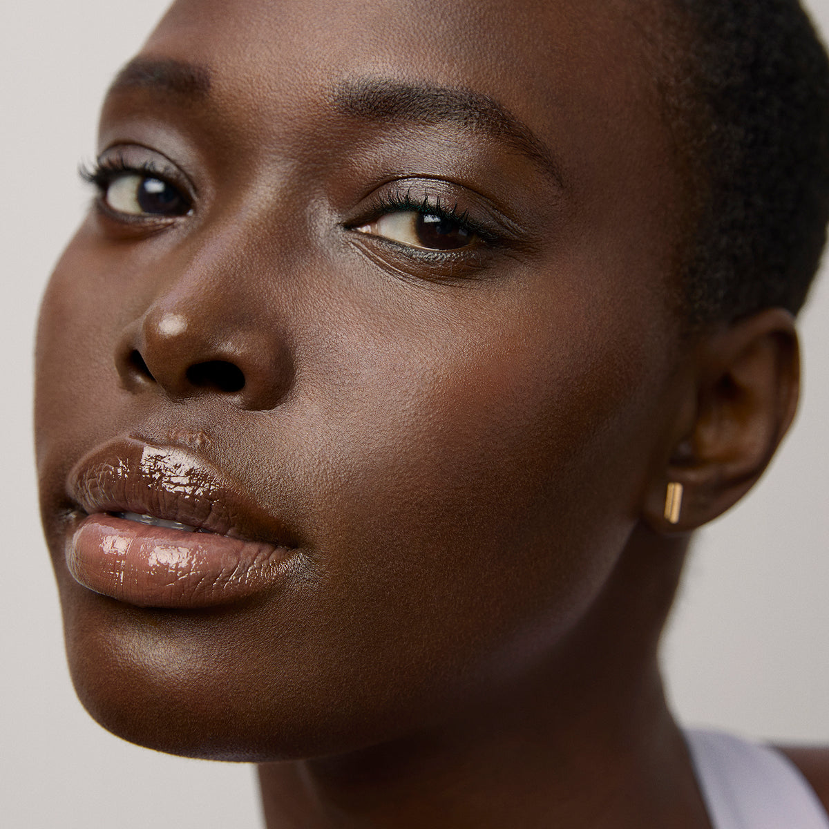WaterCream-Aug26-Ppage-ModelSkinFinish.jpg